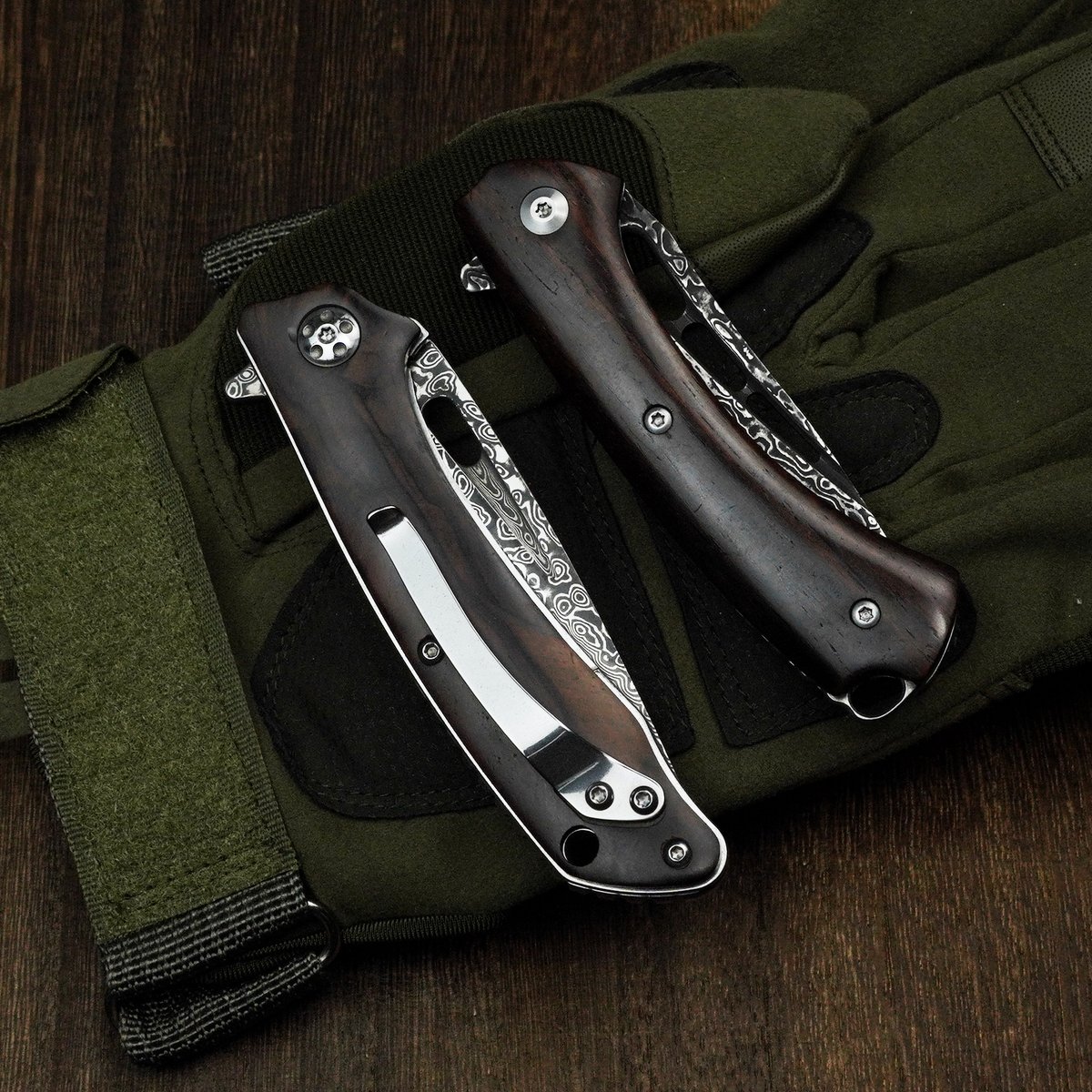 SunlongKnives's tweet photo. Ebony handle. Damascus steel. Trail charisma unlocked. 🌄🔪
Savor every slice of summer—trail snacks to dusk dinners.
#EDCgear #TrailReady #KnifeTok #NatureHigh https://t.co/z2WD0XT84n