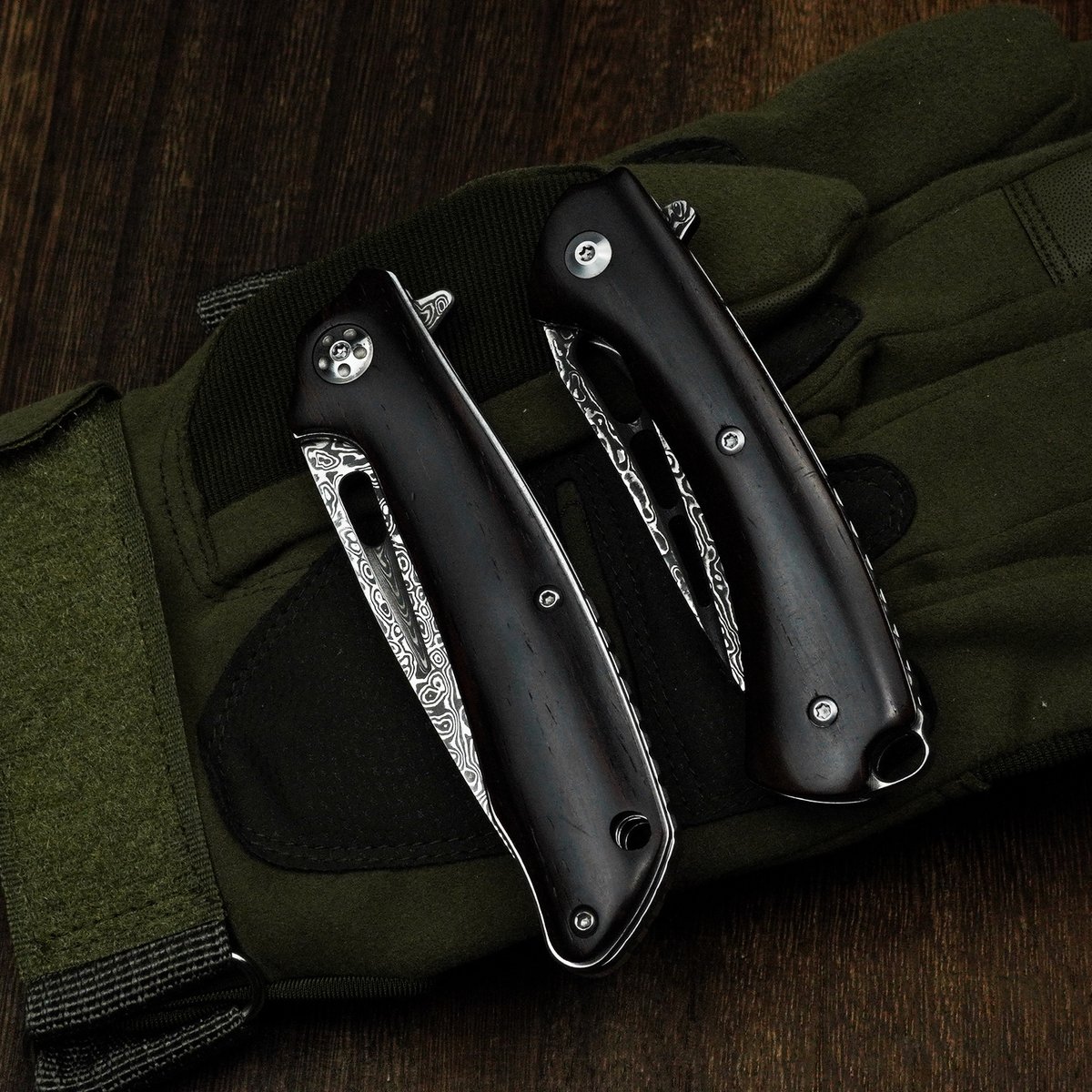 SunlongKnives's tweet photo. Ebony handle. Damascus steel. Trail charisma unlocked. 🌄🔪
Savor every slice of summer—trail snacks to dusk dinners.
#EDCgear #TrailReady #KnifeTok #NatureHigh https://t.co/z2WD0XT84n