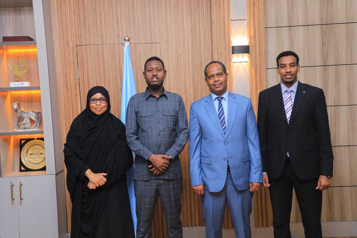 Ministry of Labour and Social Affairs (@somaliamolsa) on Twitter photo Minister <a href="/HonYusufMohamed/">Yusuf Mohamed Adan</a> met with Ethiopia’s Chargé d’Affaires to Somalia, Amb. Ketema Haile Minuta, to strengthen bilateral cooperation on job creation, youth skills development, and labour programs. Somalia remains committed to advancing employment and social services. Minister <a href="/HonYusufMohamed/">Yusuf Mohamed Adan</a> met with Ethiopia’s Chargé d’Affaires to Somalia, Amb. Ketema Haile Minuta, to strengthen bilateral cooperation on job creation, youth skills development, and labour programs. Somalia remains committed to advancing employment and social services.