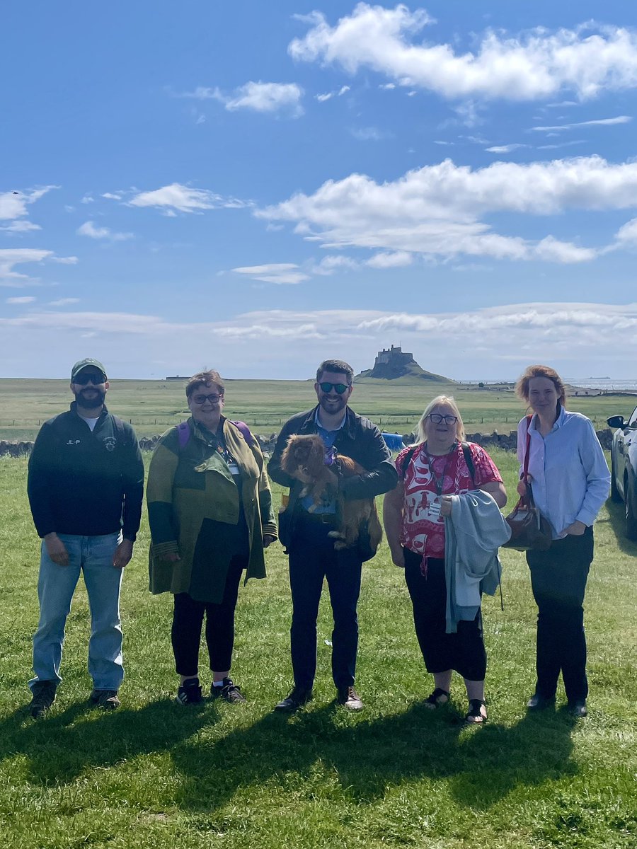CuthsSociety's tweet image. A huge thank you to all the students who joined us for today’s successful annual trip to Lindisfarne as part of our Evergreen Programme!
We hope you had an amazing time exploring the outdoors and soaking up the sunshine 🌞
#CuthsEvergreen #StCuthbertsSociety