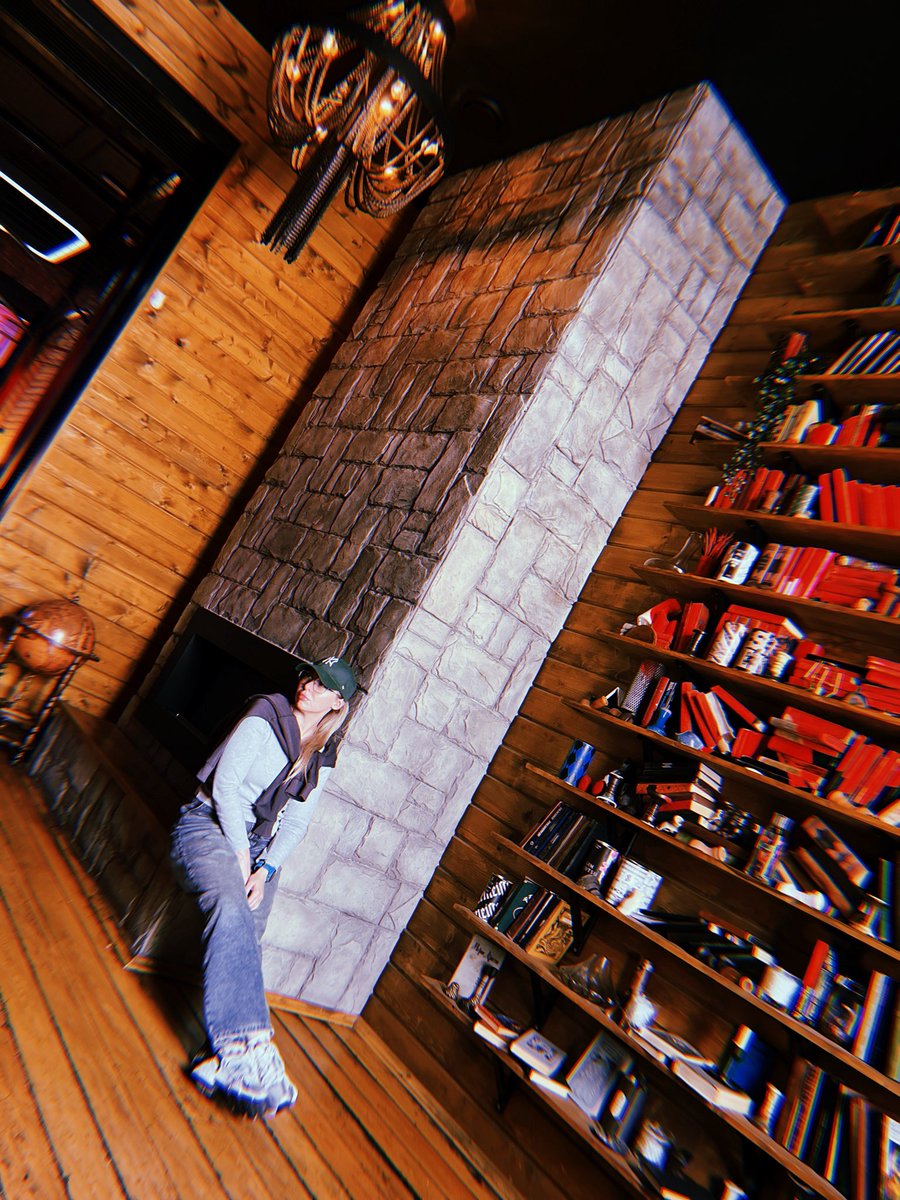 этот пирожок смотрит уже в сторону Москвы.ибо как бы хорошо/ красиво/ вкусно не было, я считаю, что Москва самый удобный для моей жизни город