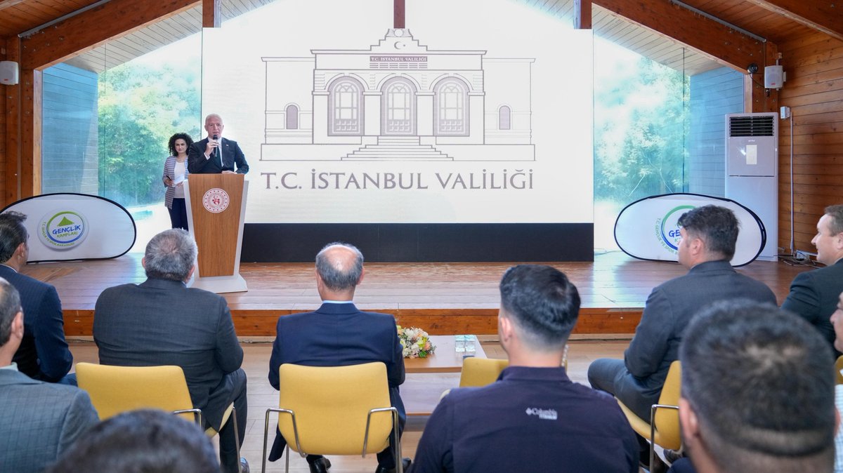 TC_istanbul's tweet photo. Roman vatandaşlarımızın sorunlarının ele alındığı, çözüm önerileri hakkında istişarelerde bulunulan Roman Koordinatör ve Kanaat Önderleri Eğitim Kampı;

Valimiz Davut Gül, İçişleri Bakan Yardımcımız Mehmet Aktaş, İller İdaresi Genel Müdür Yardımcısı Tarık Bahadır ve ilgili kurumların temsilcilerinin katılımıyla gerçekleştirildi.

@gul_davut

📍#Sarıyer
