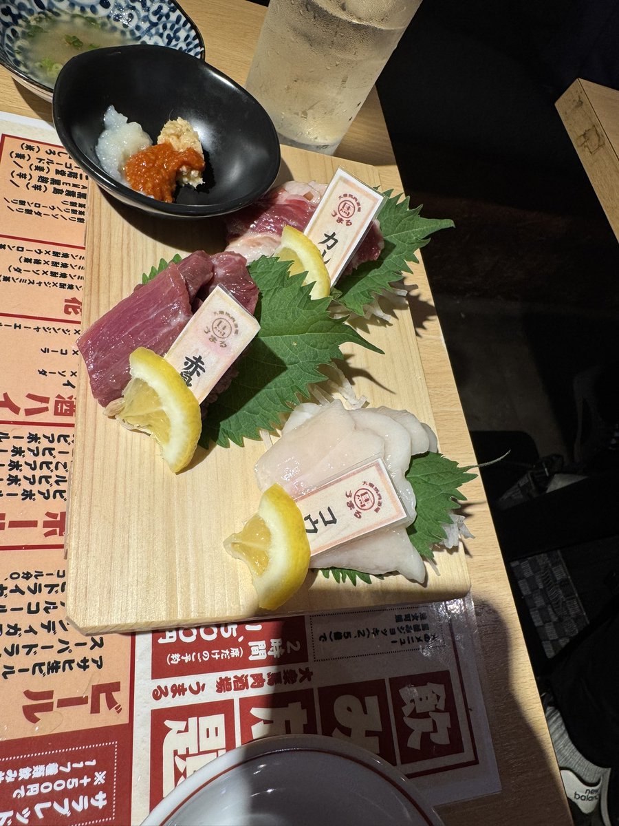C3A1L2's tweet photo. きーさんと馬刺しなう https://t.co/lfO9j0l6eO