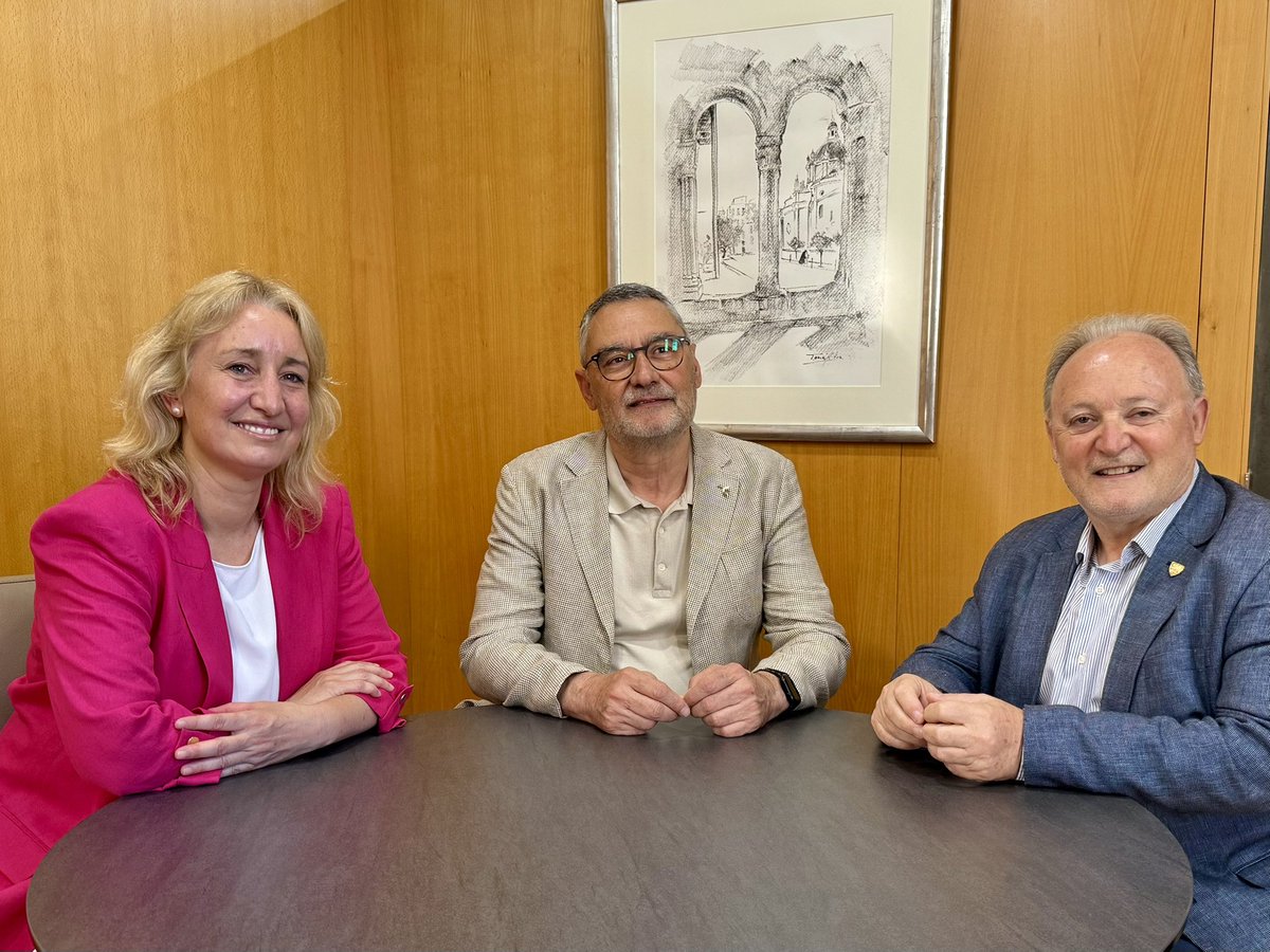 Subdelegació del Govern a Tarragona (@tgngob) on Twitter photo La subdelegada del Govern a Tarragona, Elisabet Romero, ha visitat avui el <a href="/CCdelTarragones/">ConsellComarcalTarragonès</a> i s’ha reunit amb el presidentSalvador Ferré per reforçar la col·laboració institucional i abordar els reptes del Tarragonès.
#GovernEspanya #Tarragonès La subdelegada del Govern a Tarragona, Elisabet Romero, ha visitat avui el <a href="/CCdelTarragones/">ConsellComarcalTarragonès</a> i s’ha reunit amb el presidentSalvador Ferré per reforçar la col·laboració institucional i abordar els reptes del Tarragonès.
#GovernEspanya #Tarragonès