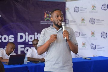 ConsumerUCC's tweet photo. Day 2 of the awareness campaign in the Teso sub-region was spent in Bukedea District, educating SACCOs and PDM managers on digital safety through four key focus areas: avoiding fake phones, reporting fraud, safe online transactions, and securing mobile money PINs. 
#DigitalSafety #AnInlclusiveDigitalEconomy
#TransactingResponsiblyOnline

@bbossa @UCC_Official @UgCERT @Airtel_Ug @mtnug @LycamobileUG @Utcl_ug @BOU_Official @postbankug