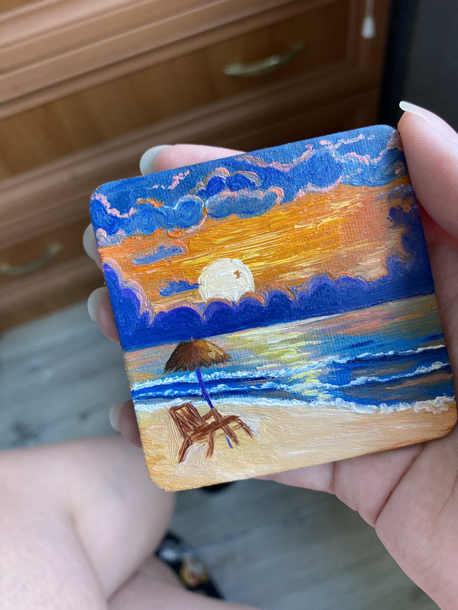Good morning ☀️ 
Going to bed on time and getting up early in the morning - for the weak🙅‍♀️
Sitting half the night on the marketplace and selecting boxes for the right size packaging to complete the magnets and so that it would be as budget-friendly as possible-for the strong 😃✊