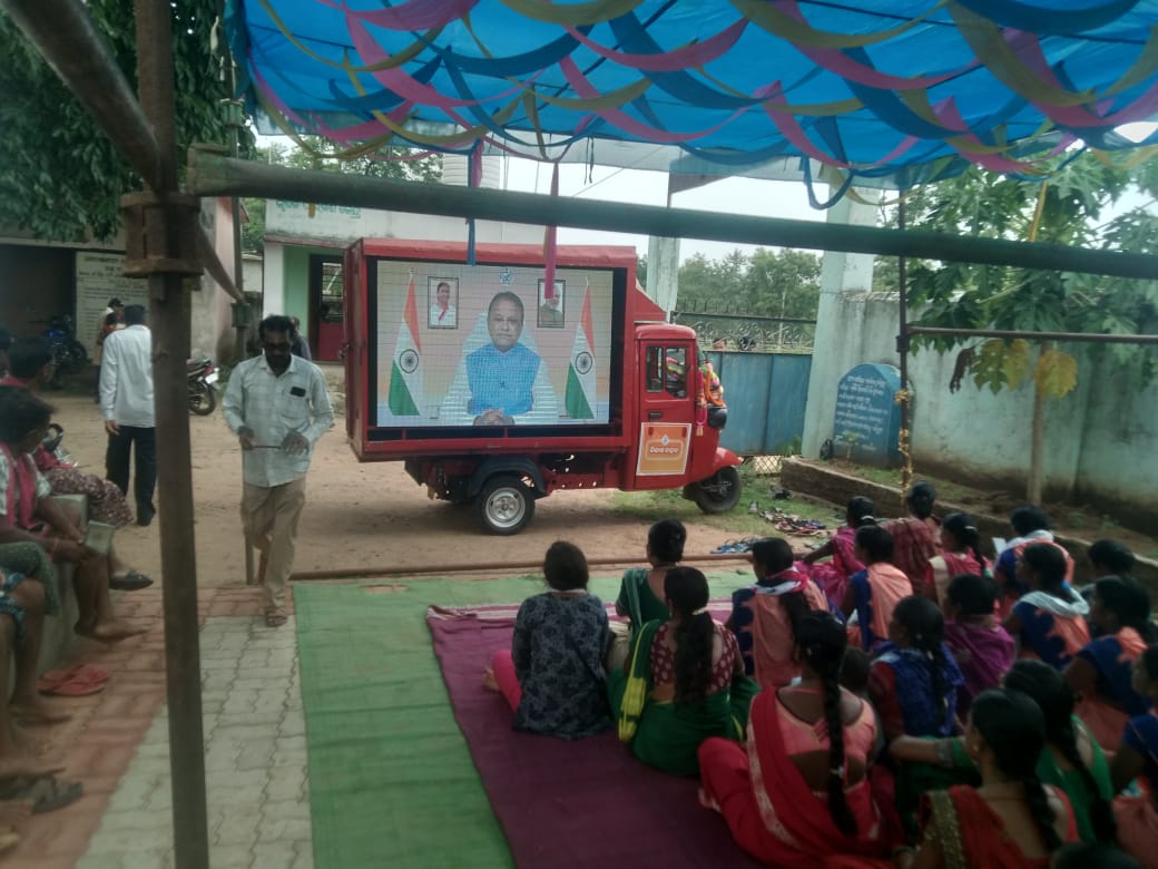 SamitiSinapali's tweet photo. ରାଜ୍ୟ ସରକାର ଙ୍କ ଏକ ବର୍ଷ ପୂର୍ତ୍ତି ଅବସରରେ ଆଜି  ତା ୧୮.୦୬.୨୦୨୫"ବିକାଶ ବାହନ" ଯାତ୍ରା ଘଣ୍ଟିଗୁଡା ବ୍ଲକ ସିନପାଲି ଗ୍ରାମପଞ୍ଚାୟତ ଗସ୍ତ କରିଛି ।
@CMO_Odisha
@DM_Nuapada
@NAdministration
#BikashBahanYatra #OneYearOfMohanMajhi​ #BarshaEkUpalabdhiAnek #OneYearOfSushasan​ #LokankaSarkar #Odisha https://t.co/BYCZOtDbtS
