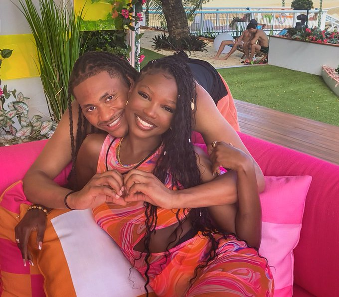 royalty treatment from his friend group cos u dating the leader >>>