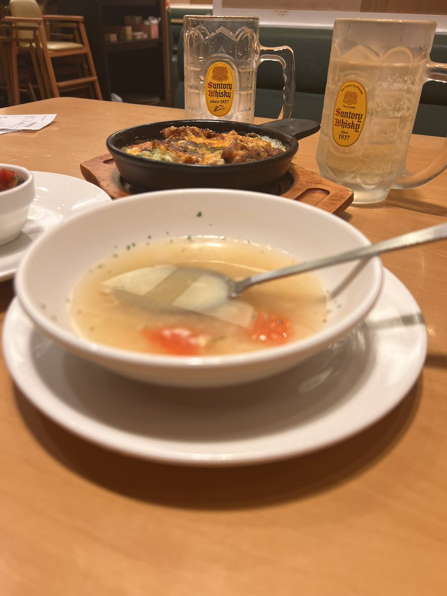 居酒屋🏮ガスト🏮（個人的な呼び方）にて昨日の雪辱を反省しています...🥺
#出会えないボルガライス反省日（笑
