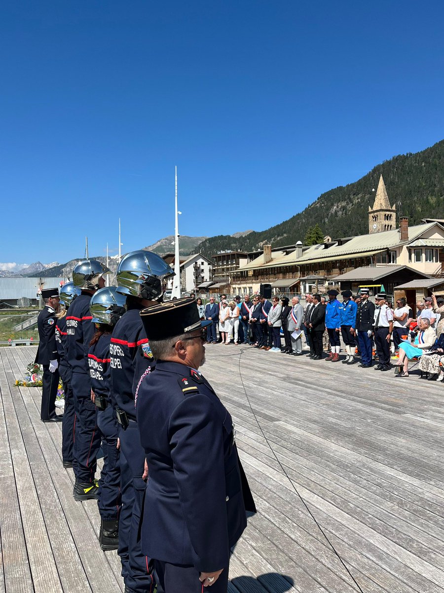 Retour sur la cérémonie intercommunale qui s’est déroulée à Montgenèvre ce matin ⛰️

Commémoration de l’appel du Général De Gaulle du 18 juin 1940  🇫🇷

#devoirdememoire