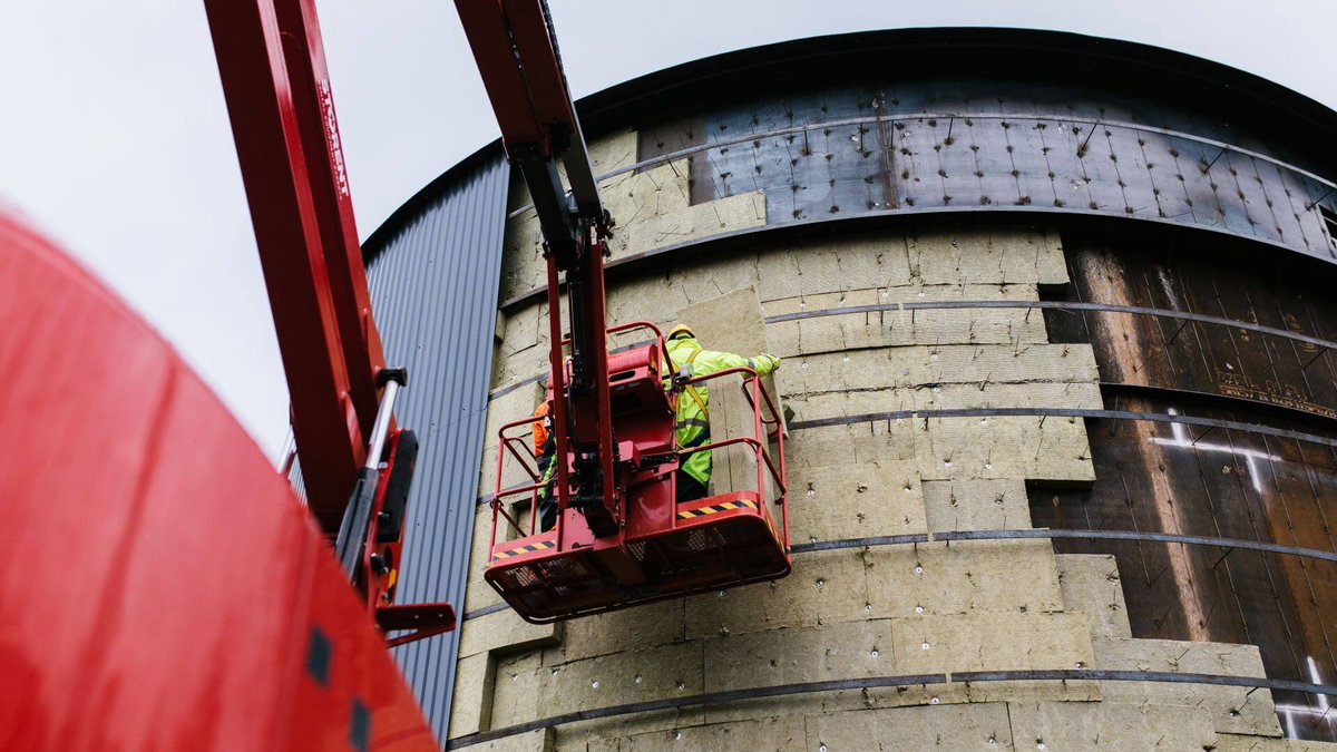 🌍#NewEnergyWorld

🔋Finland just switched on the world’s largest sand #battery – 10x bigger than before, storing 100 MWh of heat and cutting #districtheating emissions by 70%: ow.ly/BYI650Wbq3e