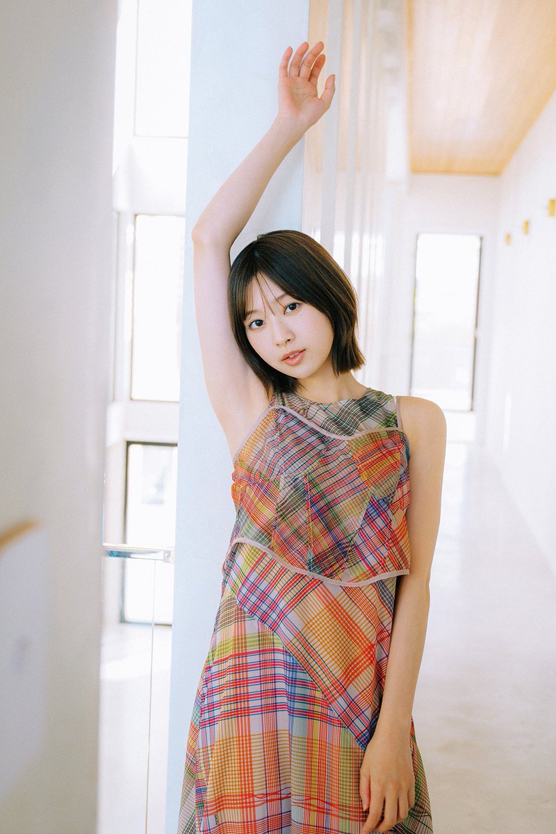 日向坂46富田鈴花 1st写真集新規カット解禁 “楽園”までの船上で会心の