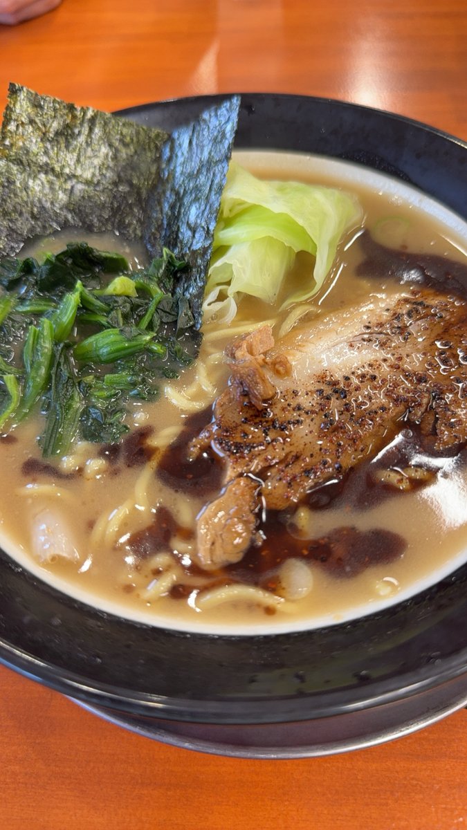こんばんは、Dナム昭栄店のいっしーです😝

今回は、お店のM川さんとラーメンを食べに行ってきました。

焦がしにんにく豚骨ラーメン

お店：最高家

場所：赤江町

これが、ご飯にめちゃ合うんですよね。　ラーメンライス最高❤️
皆さんも行った際は、ご飯必須‼️

#ダイナム
#ラーメン