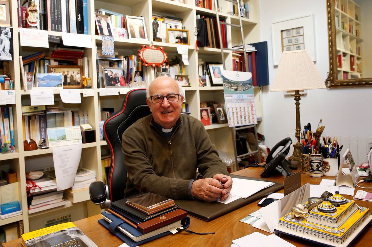 Esta mañana ha fallecido el M. I. Mons. Salvador Domato Búa, Canónigo de la SAMI Catedral de Santiago de Compostela y Director del Archivo Histórico Diocesano de Santiago de Compostela.
✝️ catedraldesantiago.es/fallecio-el-ca…