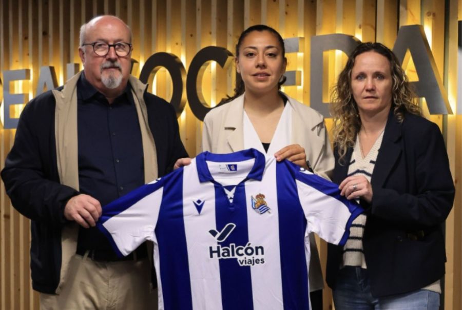 ReinasDelBalon's tweet photo. Paula Fernández, el fichaje que refuerza el proyecto de la Real Sociedad Femenina 
Informa nuestra redactora Maialen Vigalondo @maivigavil en el diario @ReinasDelBalon 
#FutbolFemenino 
#ReinasDelBalón 
#LigaF 
#Fichajes

https://t.co/ubhekPiqnX https://t.co/BLfKuOtJEF