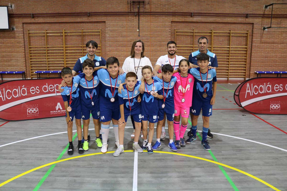 La Academia Movistar Inter F.S. (@academiainterfs) on Twitter photo 🙌La concejala de Deportes <a href="/LolaLoBautista/">Lola López Bautista</a> nos acompañó en el 𝗣𝗮𝗯𝗲𝗹𝗹𝗼́𝗻 𝗔𝗹𝗶𝗰𝗶𝗮 𝗟𝗮𝗿𝗿𝗼𝗰𝗵𝗮 para cerrar la temporada con nuestros peques de <a href="/AcademiaInterFS/">La Academia Movistar Inter F.S.</a>
⚽Con <a href="/cesaracademia/">César Muñoz</a>, entrenadores, familias y todo el espíritu 𝗜𝗡𝗧𝗘𝗥𝗜𝗦𝗧𝗔
#InteristaSoy 💙💚 🙌La concejala de Deportes <a href="/LolaLoBautista/">Lola López Bautista</a> nos acompañó en el 𝗣𝗮𝗯𝗲𝗹𝗹𝗼́𝗻 𝗔𝗹𝗶𝗰𝗶𝗮 𝗟𝗮𝗿𝗿𝗼𝗰𝗵𝗮 para cerrar la temporada con nuestros peques de <a href="/AcademiaInterFS/">La Academia Movistar Inter F.S.</a>
⚽Con <a href="/cesaracademia/">César Muñoz</a>, entrenadores, familias y todo el espíritu 𝗜𝗡𝗧𝗘𝗥𝗜𝗦𝗧𝗔
#InteristaSoy 💙💚