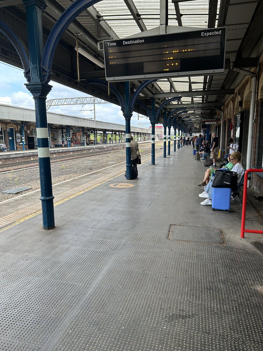 Lance Sandle tweet media