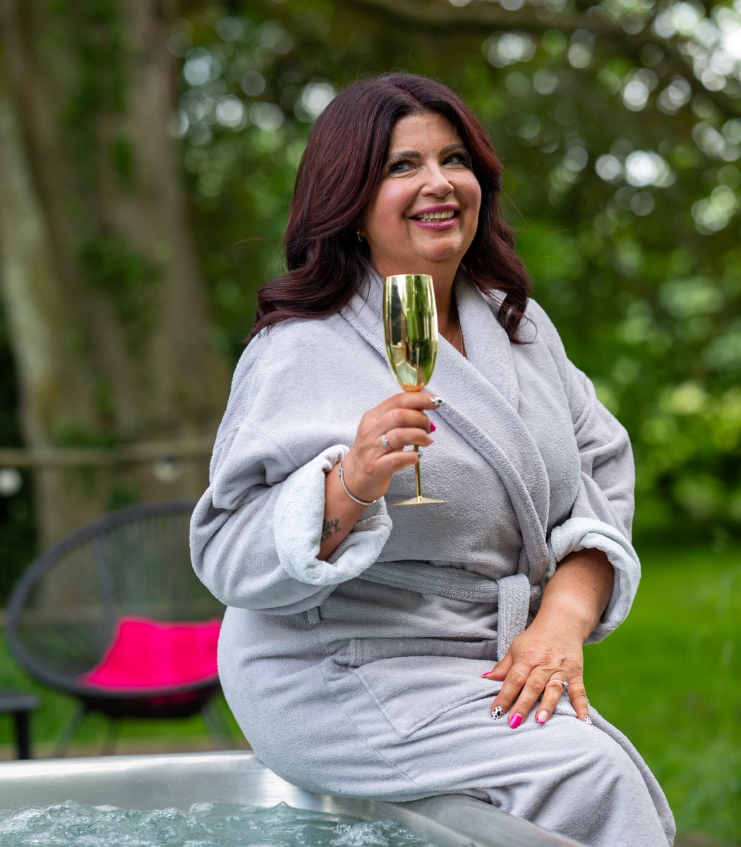 Sandra is the winner of £10k every month for 30 years after winning Set For Life! With her win, she’s bought her fiancée a van for work, is paying for a new bathroom for her sister, and is treating her mum to a new decking. And for herself? She’s buying a hot tub!

#WinOnRepeat
