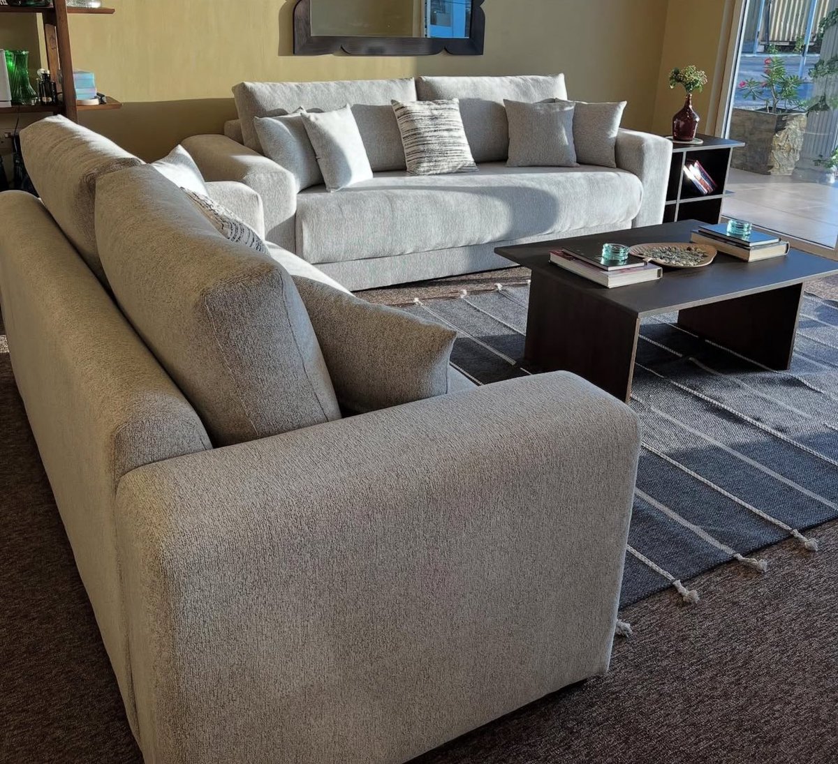 Three seater at only 1.5 million 
Waaaaabi