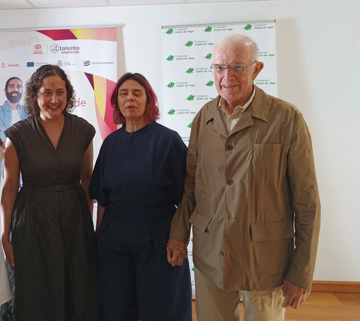 Fundación ONCE (@fundacion_once) on Twitter photo 🤝 #InsertaEmpleo (<a href="/portalento_/">Por Talento</a>) y la Fundación Juana de Vega (<a href="/fjuanadevega/">Fundación Juana de Vega</a>) han firmado un acuerdo para fomentar el #emprendimiento como forma de inclusión laboral de las personas con #discapacidad.
Más info 👉 bit.ly/4k1Tkxn 🤝 #InsertaEmpleo (<a href="/portalento_/">Por Talento</a>) y la Fundación Juana de Vega (<a href="/fjuanadevega/">Fundación Juana de Vega</a>) han firmado un acuerdo para fomentar el #emprendimiento como forma de inclusión laboral de las personas con #discapacidad.
Más info 👉 bit.ly/4k1Tkxn
