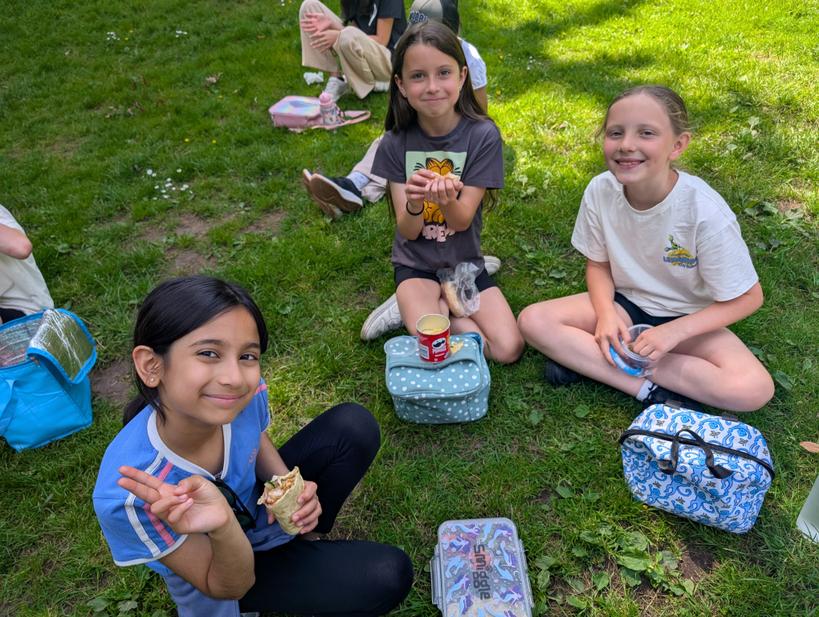 We've arrived and we are enjoying our lunch in the sun 🌞