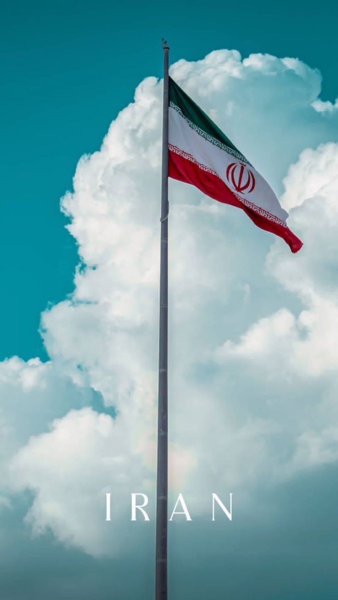 وطـن تو را چه بِنامَم به غیر «جان» و «تنم»؟
خـــوشم که پـرچـمِ پاکِ تو می‌شود کَـــفَنَم!
#جانم_فدای_ایران 
#سرای_امید