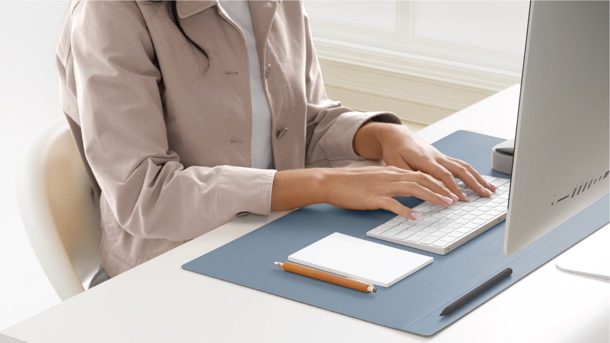 GadgetFlow's tweet image. Refresh your desk with the Uniq Design Hagen Slim Functional Desk Mat — a sleek, spill-resistant mat that adds style, protection, and easy organization to your workspace. #deskmat #workspaceupgrade #uniqdesign #officestyle #desksetup 
gflo.us/hagen