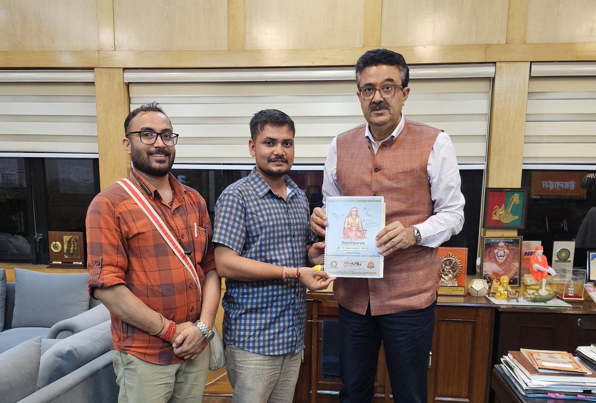 सेवाज्ञ संस्थानम् (@sevagya) on Twitter photo Shri Ashish Ji called on <a href="/prasarbharati/">Prasar Bharati प्रसार भारती</a> Chairman Shri <a href="/navneetsehgal3/">Navneet Sehgal</a> Ji yesterday.
Shri Sehgal appreciated the initiative and commended Sevagya’s efforts in promoting cultural values among the youth. Shri Ashish Ji called on <a href="/prasarbharati/">Prasar Bharati प्रसार भारती</a> Chairman Shri <a href="/navneetsehgal3/">Navneet Sehgal</a> Ji yesterday.
Shri Sehgal appreciated the initiative and commended Sevagya’s efforts in promoting cultural values among the youth.