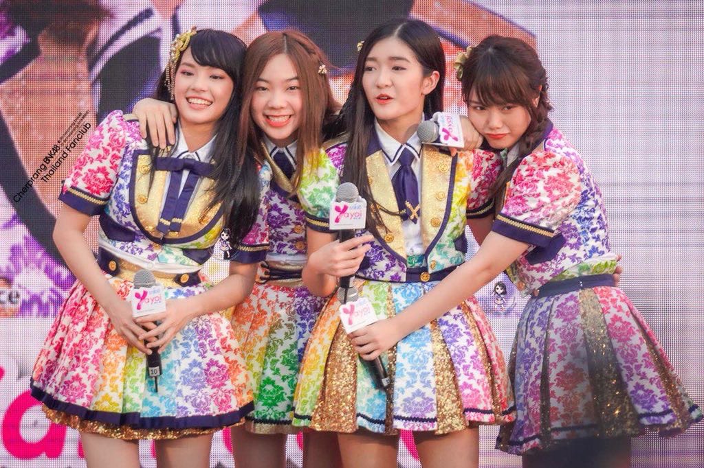 nongpawhere's tweet image. ลุกขึ้นมาาาาาาา ใครชอบเฌอปราง มิวสิค ปัญ เจนนิษฐ์ ผ่านมาล้านปี พวกชีโคจรมาเจอกันแล้วค่ะ (ทิชชู่ใกล้ฉัน)
