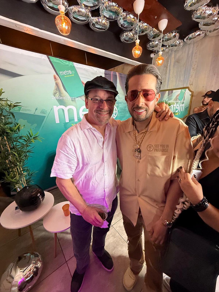 Compartiendo parte de lo que fue el release party del último álbum de <a href="/delaghetto/">richardgonzalezjimen</a> “Daylight” 🎶👏🏼 directo desde Puerto Rico 🇵🇷👊🏽 ¡Gracias por la invitación! 

#peermusicMIAMI
