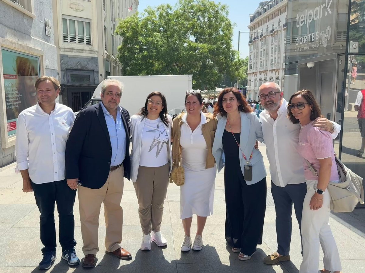 PPdeMallorca's tweet photo. 📍Madrid - El nostre conseller, @rabs2018, s’ha sumat a la manifestació per un finançament just:

❌ Que no castigui la bona gestió del Consell
✅ Que deixi invertir els estalvis en serveis públics
📈 Que actualitzi els sous dels treballadors
🌴 Plus d’insularitat com a Canàries https://t.co/wTPjIMQHZW