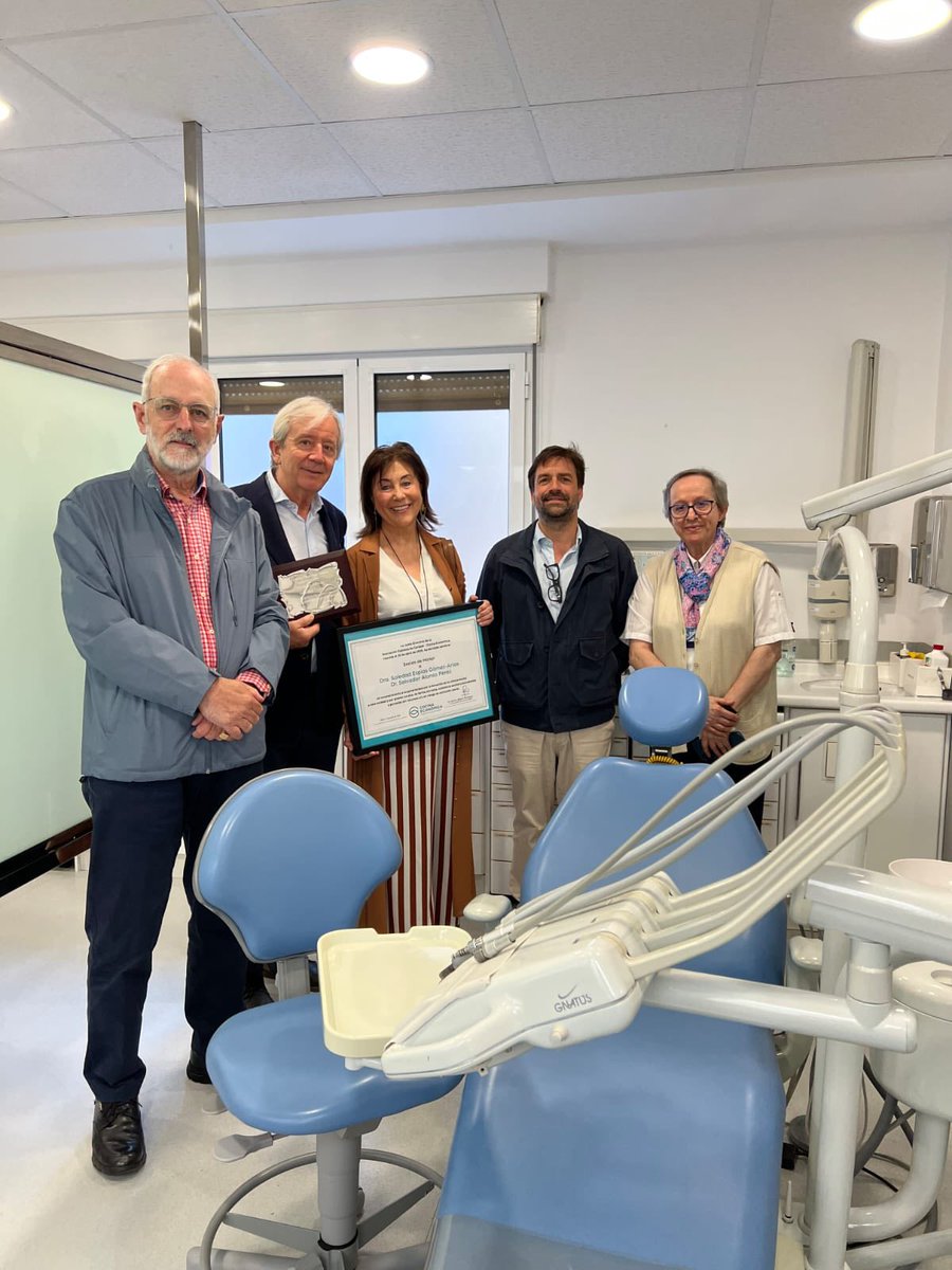 Agradecemos a los Dres. Soledad Espías y Salvador Alonso por su generosidad y por su trabajo altruista en la clínica dental de la Asociación Gijonesa de la Caridad. 
¡Comprometidos con seguir dignificando sonrisas!