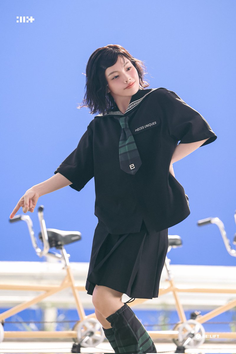 [WEVERSE]

ILLIT (아일릿) '빌려온 고양이 (Do the Dance)' MV Shoot — Behind Cut 

- #IROHA #이로하

#ILLIT #아일릿 #ILLIT_bomb
#아일릿_빌리언고양이