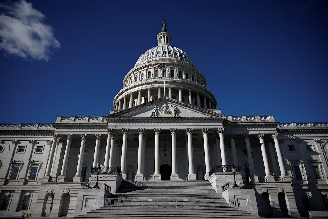 🚨 BREAKING 

The U.S. Senate has passed the GENIUS Act 🏛️

The bill allows major companies to issue digital payment assets under federal oversight.

📲 A key step toward integrating crypto tech into the real economy.

#GENIUSAct #Crypto #Regulation