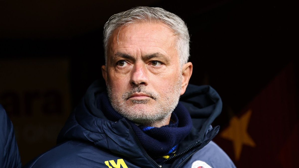 🚨 The President and entire board of Turkey’s Professional Football Disciplinary Committee have RESIGNED after leaked WhatsApp messages targeting Jose Mourinho and Fenerbahçe surfaced. 🇹🇷 

🗣️ On Mourinho, they said: “We’ll make him pay next season.” 

Among the leaked content:
