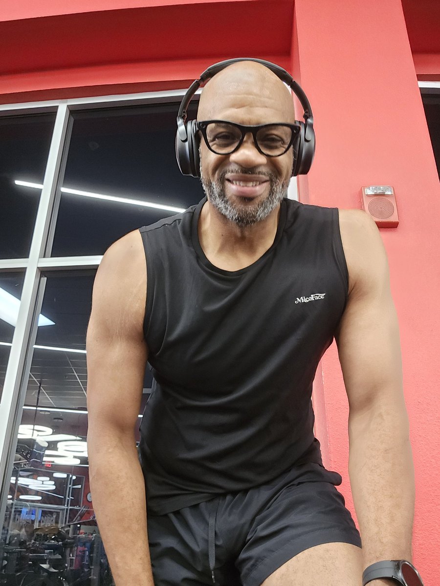 PastorByron2's tweet image. Another day of work! Getting stronger, better, and more determined. 
#fatboyproblems #gymlife #wintergarden #diabetes