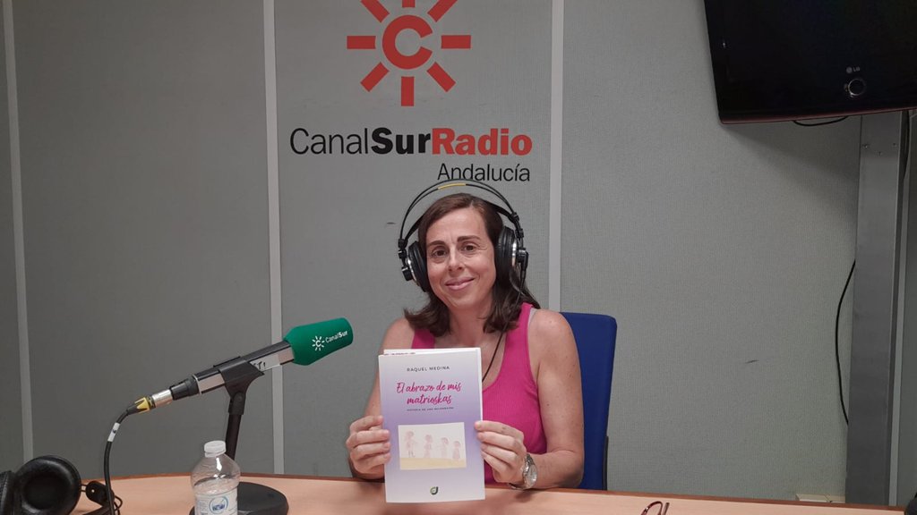 La Tarde con Mariló Maldonado (@latardemarilo) on Twitter photo 📕"El abrazo de mis Matrioskas", Un viaje interior, de búsqueda y reencuentro, de transformación
“La radiografía del proceso de su alma”.
🖋️ Raquel Medina
🎙️ <a href="/MariloMaldonado/">Mariló Maldonado</a> <a href="/LaTardeMarilo/">La Tarde con Mariló Maldonado</a>
⬇️🎧
canalsur.es/multimedia.htm… 📕"El abrazo de mis Matrioskas", Un viaje interior, de búsqueda y reencuentro, de transformación
“La radiografía del proceso de su alma”.
🖋️ Raquel Medina
🎙️ <a href="/MariloMaldonado/">Mariló Maldonado</a> <a href="/LaTardeMarilo/">La Tarde con Mariló Maldonado</a>
⬇️🎧
canalsur.es/multimedia.htm…
