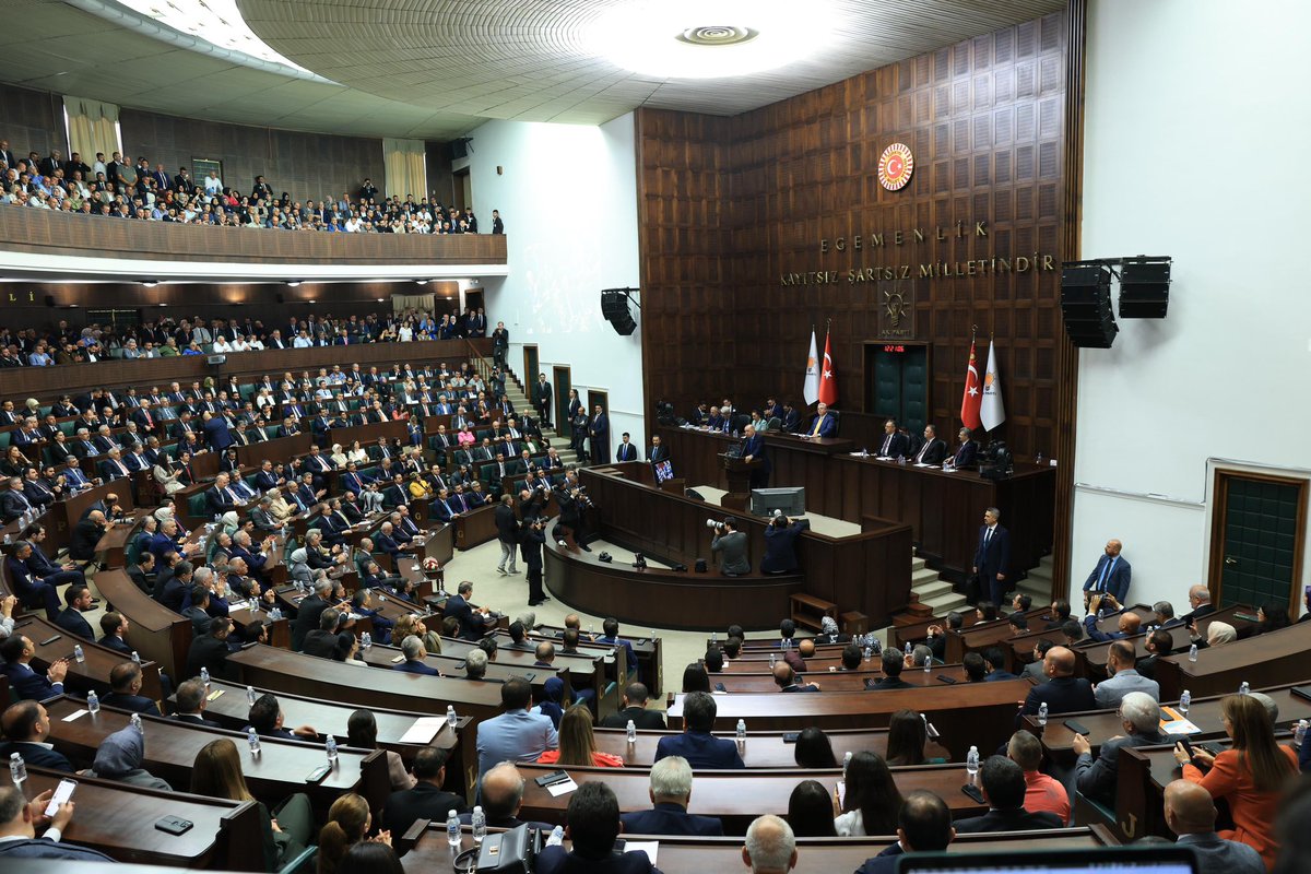 Genel Başkanımız ve Cumhurbaşkanımız Sayın <a href="/RTErdogan/">Recep Tayyip Erdoğan</a>'ın teşrifleriyle <a href="/Akparti/">AK Parti</a> TBMM Grup Toplantımızı gerçekleştirdik.