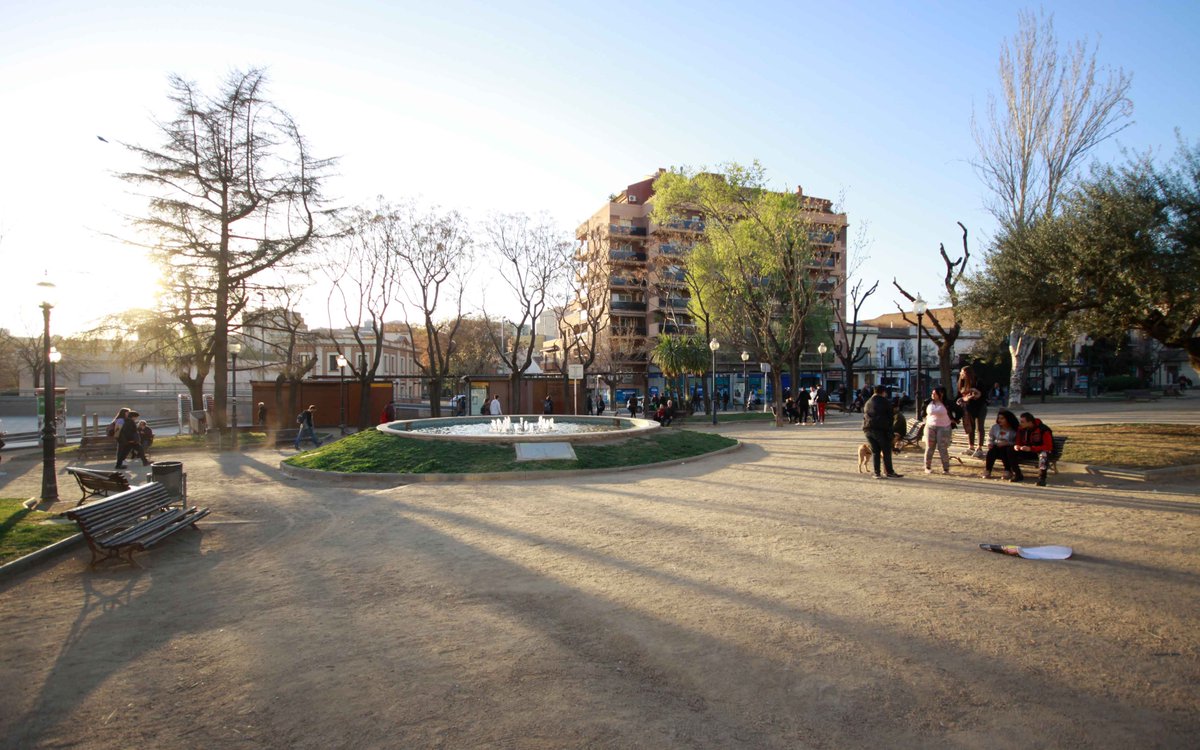 DiarideRubi_'s tweet photo. L’AUP reclamarà al Ple obrir un debat ciutadà sobre la remodelació de la Plaça Pearson https://t.co/28jgecVaB1 #rubicity @AUP_Rubi #projecte #remodelació #participacióciutadana #consens #font https://t.co/CWV1FAZBh0
