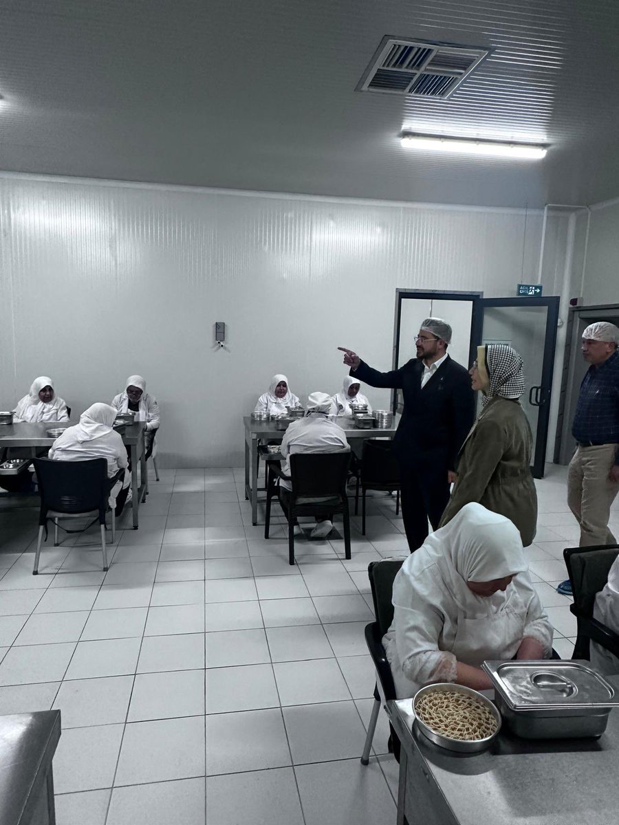 İl Başkanımız Hüseyin Okandan, teşkilat mensuplarımızla birlikte Çemen’s Gurme Üretim Fabrikası’nı ziyaret etti.