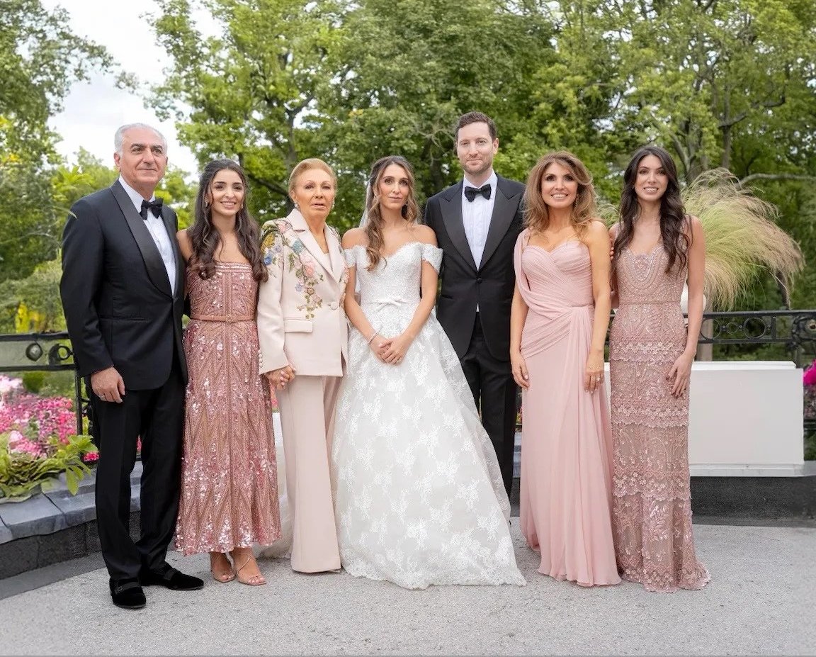 rwthofficial's tweet photo. 🇮🇷
#ImperialWedding of #Iran’s Princess Iman Pahlavi, daughter of Crown Prince Reza Pahlavi and Crown Princess Yasmine, and an American-born Bradley Sherman was held according to the traditional Iranian ceremony in #Paris #France.
Link: https://t.co/1b5WXWhkgd #PrincessIman #Pahlavi #Ian #پهلوی #ایران