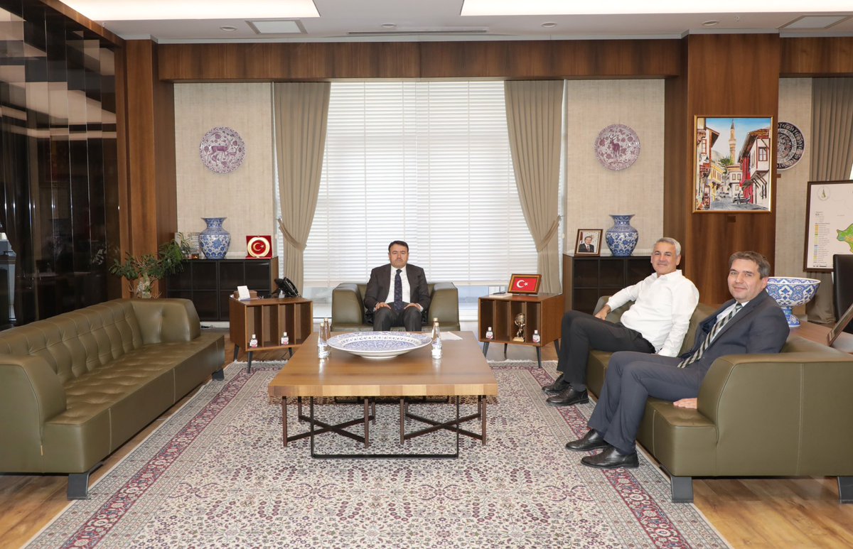 Valimiz Sayın Musa Işın, Zafer Organize Sanayi Bölgesi (OSB) Müdürü Sayın Hasan Göksel Ilgaz ve Antkem A.Ş. Yönetim Kurulu Başkanı Sayın Ramazan Kaynakçı’yı makamında kabul etti.