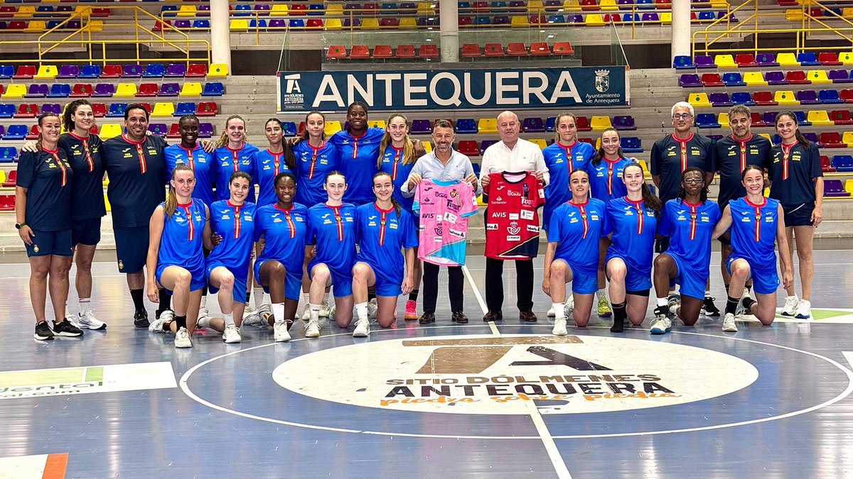 ⁉️ ¿Sabes qué…?
🤾🏼‍♀️🇪🇸 Las #GuerrerasJunior inician en Antequera su concentración preparatoria para el Torneo Internacional Cuatro Naciones

📲 Más información:
antequera.es/noticias/busca…

#Antequera es #MásCiudad
