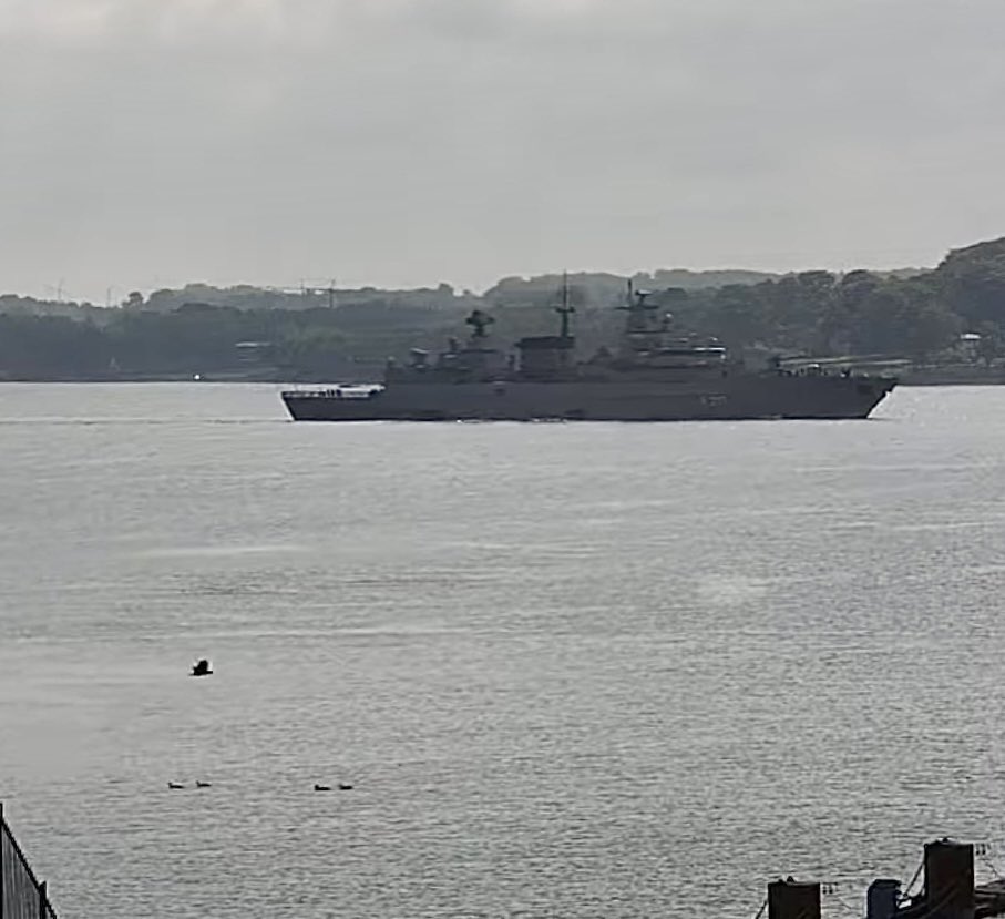German Navy Brandenburg-class frigate FGS Bayern (F217) coming into Kiel, Germany - June 18, 2025 

SRC: webcam