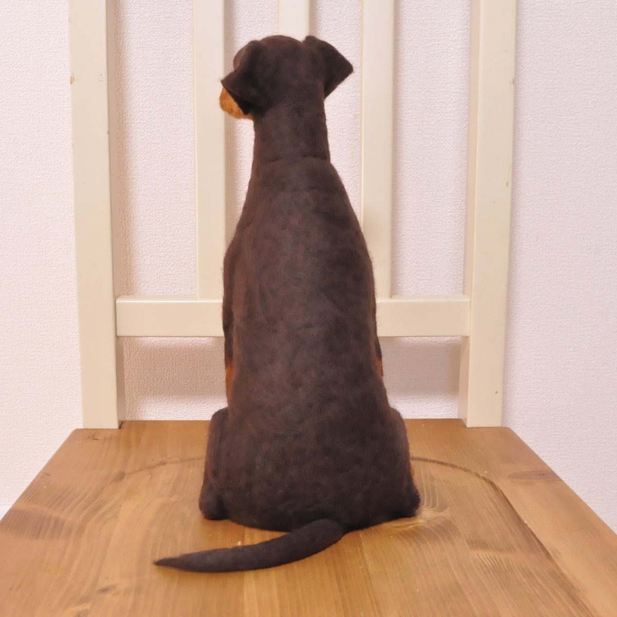 バムちゃんをモデルに制作したブラウンタンのドーベルマンがほぼ完成しました😄
全長30cmです。今まで制作した子の中で一番大きいかもしれません。

#羊毛フェルト  #ドーベルマン #doberman #jungkook #btsarmy #btsfanart #bts #btsjungkook