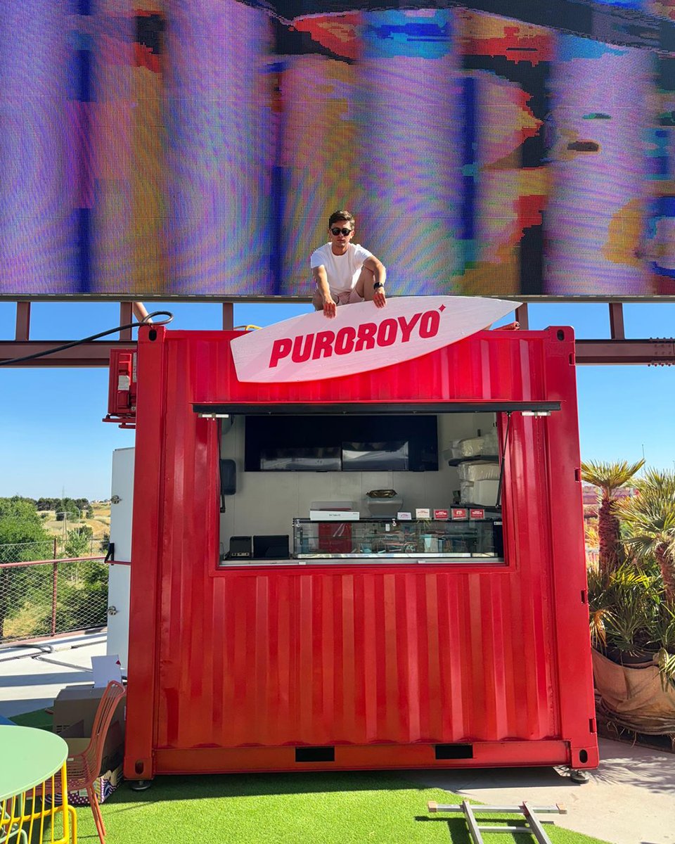 Nuestro vinilo de corte rojo, el aliado perfecto para personalizar tu tabla de surf o tu foodtruck con estilo.
Beneficios:
✅ Acabado profesional
✅ Resistente al agua y sol 
✅ Ideal para superficies curvas
✅ Durabilidad en exterior

#PlanetPrint #ViniloDeCorte #Rotulación