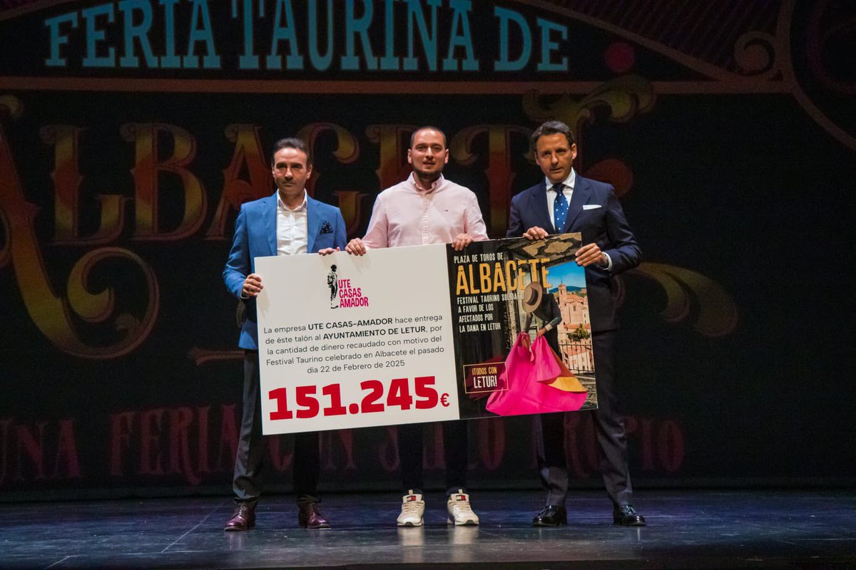 Plaza de toros de Albacete oficial (@albacetetoros) on Twitter photo ๐ด ยก๐๐จ๐๐จ๐ฌ ๐๐จ๐ง ๐๐๐ญ๐ฎ๐ซ!
La empresa UTE Casas-Amador entregรณ ayer en la gala taurina al pueblo de Letur los beneficios del festival taurino del mes de febrero
Una cuantรญa que asciende a ๐๐๐.๐๐๐ ๐๐ฎ๐ซ๐จ๐ฌ
ยก๐๐๐.๐๐๐ de gracias a todos! ๐ด ยก๐๐จ๐๐จ๐ฌ ๐๐จ๐ง ๐๐๐ญ๐ฎ๐ซ!
La empresa UTE Casas-Amador entregรณ ayer en la gala taurina al pueblo de Letur los beneficios del festival taurino del mes de febrero
Una cuantรญa que asciende a ๐๐๐.๐๐๐ ๐๐ฎ๐ซ๐จ๐ฌ
ยก๐๐๐.๐๐๐ de gracias a todos!