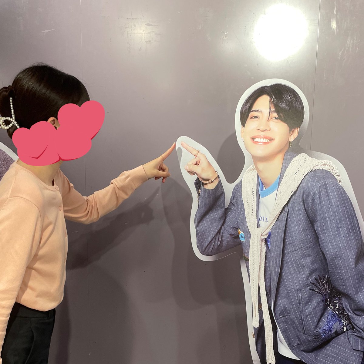 medamayaki_shr's tweet image. パネルの撮影楽しすぎた📸
勝利くんとハートを作り、風磨くんのほっぺに指をさし(本当は逆側に立つ想定っぽい)、聡ちゃんとETして、原ちゃんとグータッチして、てらと手繋いで、周杜くんのほっぺを触り、しのに身長を測られて、将生のここ空いてますよ…
timelesz楽しみをありがとうね！！！
#FAMタム