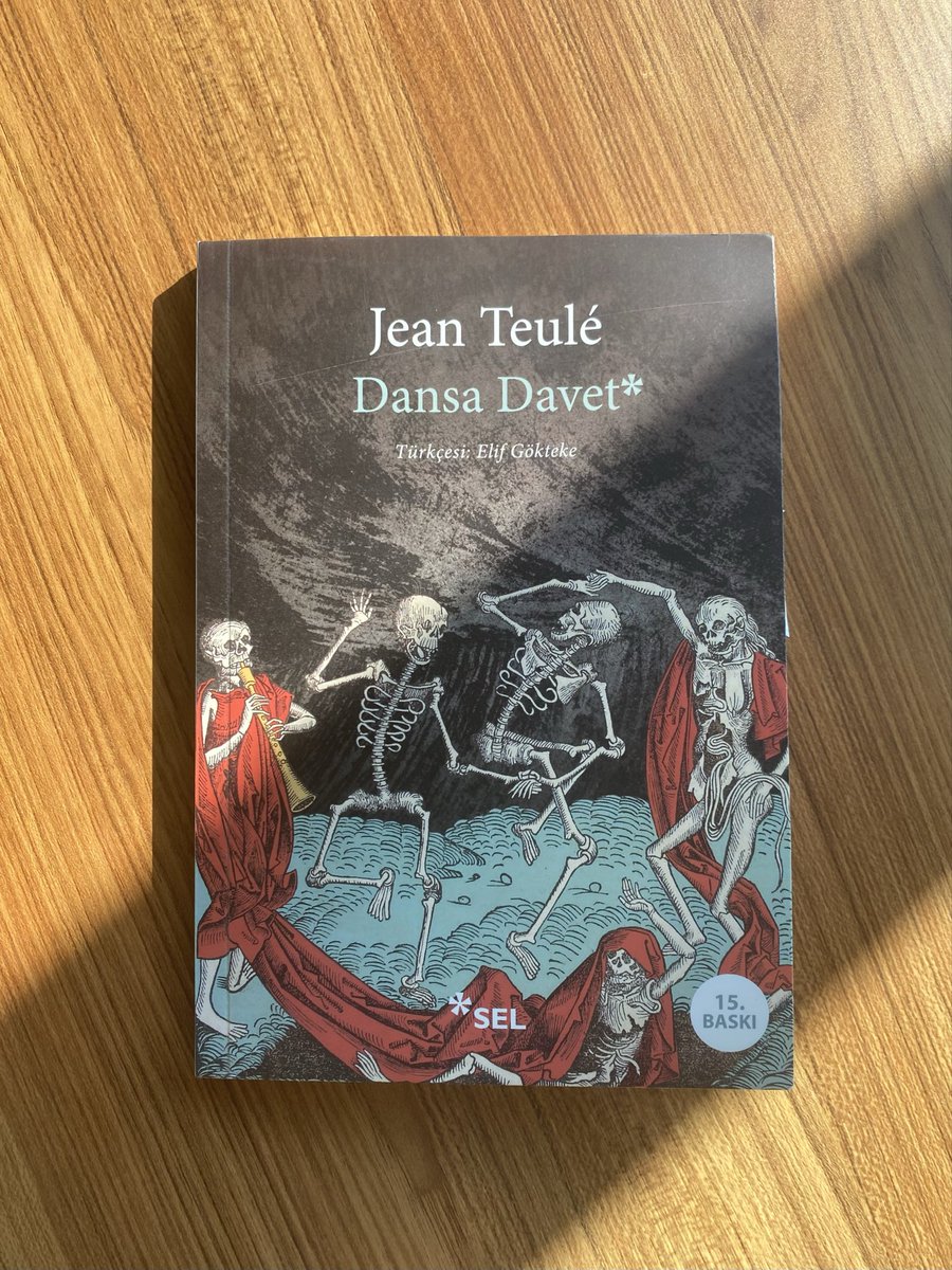 buseylmazzz's tweet photo. ama sevgilim, gözlerinde gökyüzü kalmış hâlâ. #DansaDavet #JeanTeule https://t.co/0MFS5TQTg0