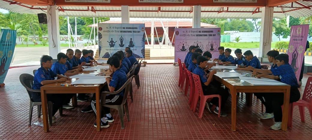 🧘‍♂️#YogaForWellness #HealthyMindHealthyBody🍃

Creative minds at work ✨. 

Undertrainees of #INSVishwakarma⚓️ participated in a poster making competition for spreading awareness towards the Benefits of YOGA☮️, in the run up to #IDY2025.

#YogaAWayOfLife 
#ArtAndCraft 
#YogaForAll